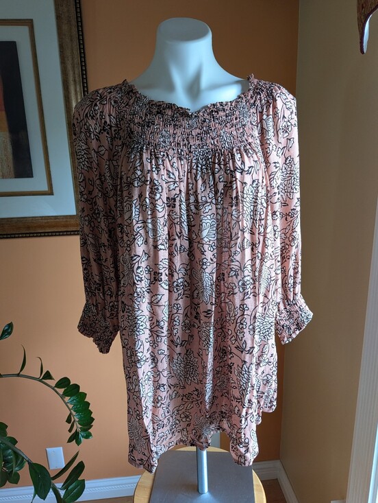 a:glow Tops - a:glow Maternity Women's Peach Floral Smocked Neck Blouse Size XL